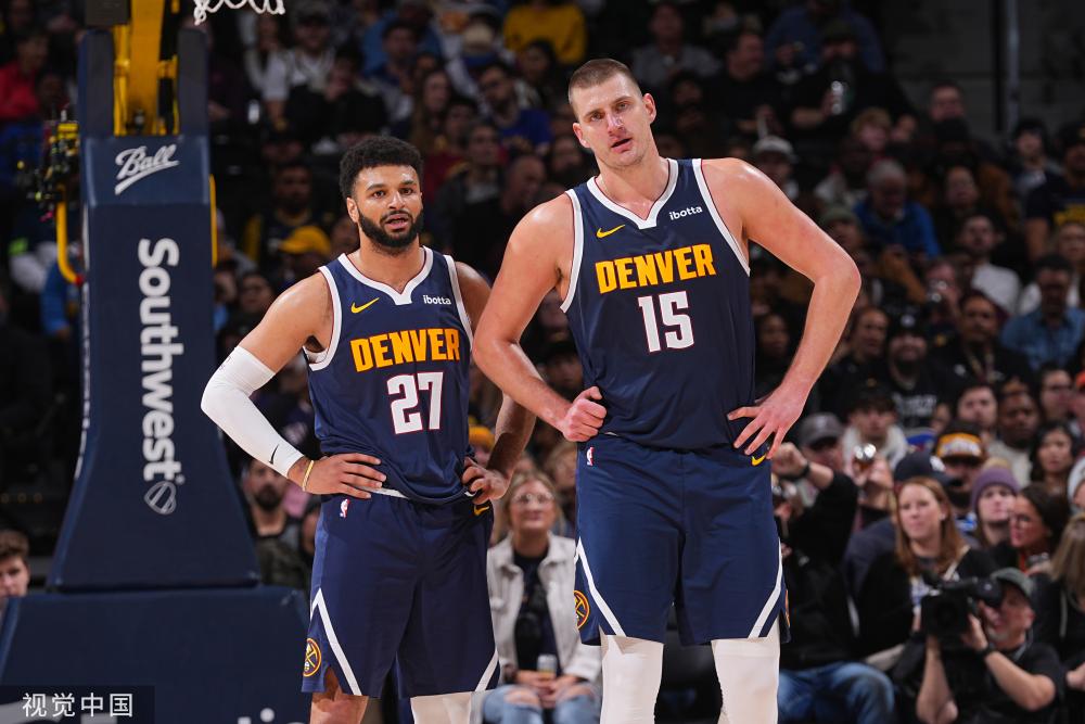 表现欢呼 表现欢呼