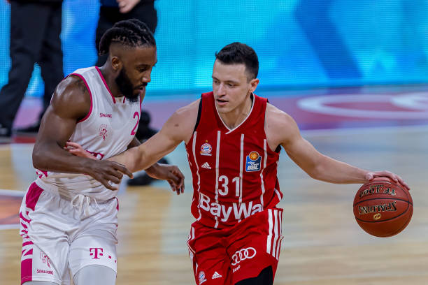 功头球破门 功头球破门